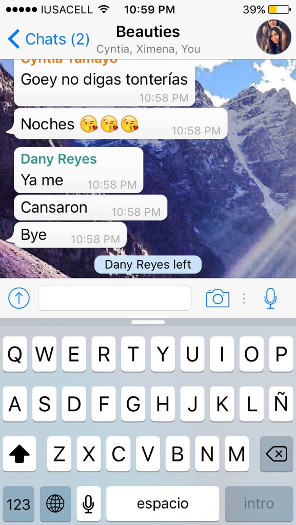 karenoss's tweet photo. Después de ser silenciadas... 😂😂 #EnUnaHoraVuelveAEntrar #Silencianos #NoTeSalgas #TeAmamos @Danyrejd @cyntia_tap https://t.co/0P6NhmTCiZ