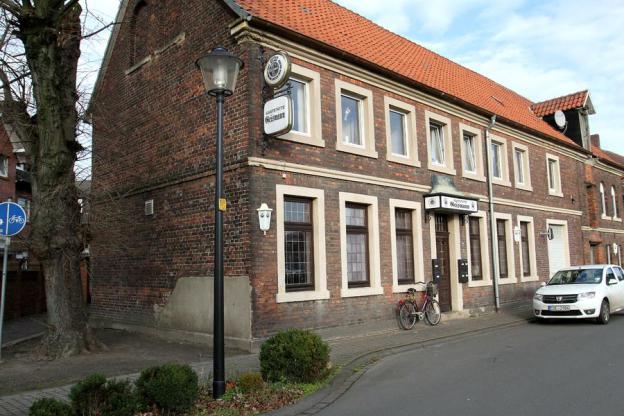Jafa_Ascheberg's tweet photo. Wir haben eine Zusammenfassung zum #Brandanschlag am 09.01 in #Ascheberg geschrieben: https://t.co/WF2l7Iw9Cc https://t.co/4mav0TrIh0