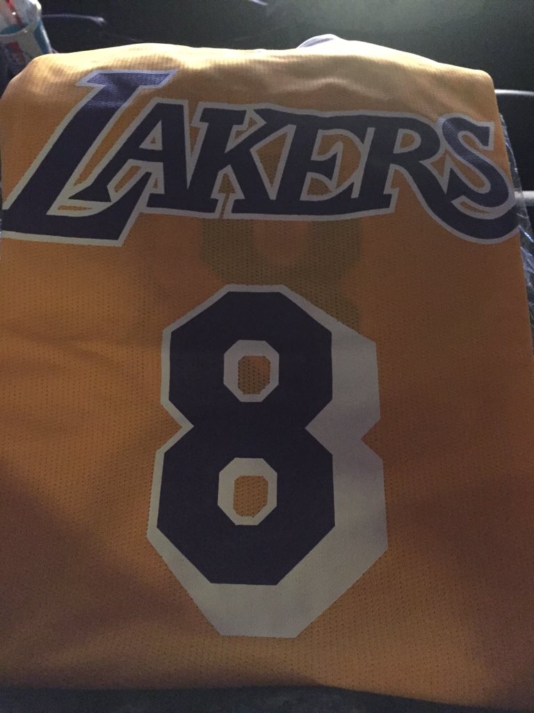 CaliKendi's tweet photo. LA Laker Mentor Night with my lil sister.  #MentoringIRL #LALakers #bonding #LilSis #bigSis #CBBBS https://t.co/bSZ8btKTAV