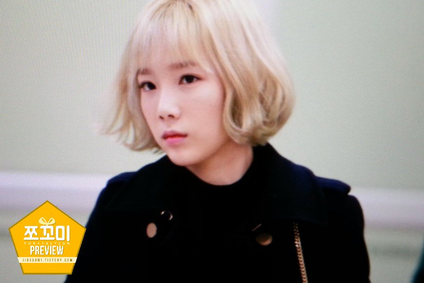  [PIC][11/12-01-2016]SNSD trở về Hàn Quốc vào chiều nay CYaouGEUEAAwbx3