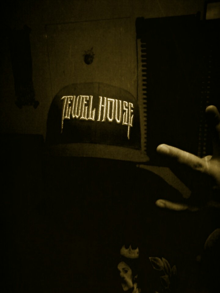 D1VERSITYENT's tweet photo. #SHOUTZOUT @JewelHousebrand FOR THE #FR3SHSNAP #GOLDBLCK #WESTREPZJEWELHOUSE https://t.co/hIWDeMqUfn