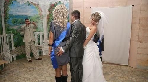 DlD_YOU's tweet photo. Hilarious Wedding Picture Fails https://t.co/NBBsT03HYM https://t.co/f92KiYmut8