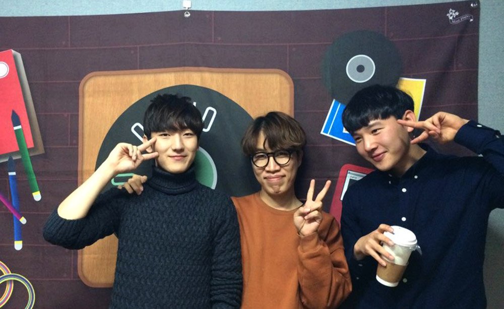 mintpaper_'s tweet image. 민트라디오 1월 11일 방송 DJ 고르바의 '준비된 초대' with 멜로망스
시종일관 화기애애했던 오늘 방송. 여러분이 보내주신 사연도 알차게 담았습니다!
팟빵: bit.ly/1JETHMj