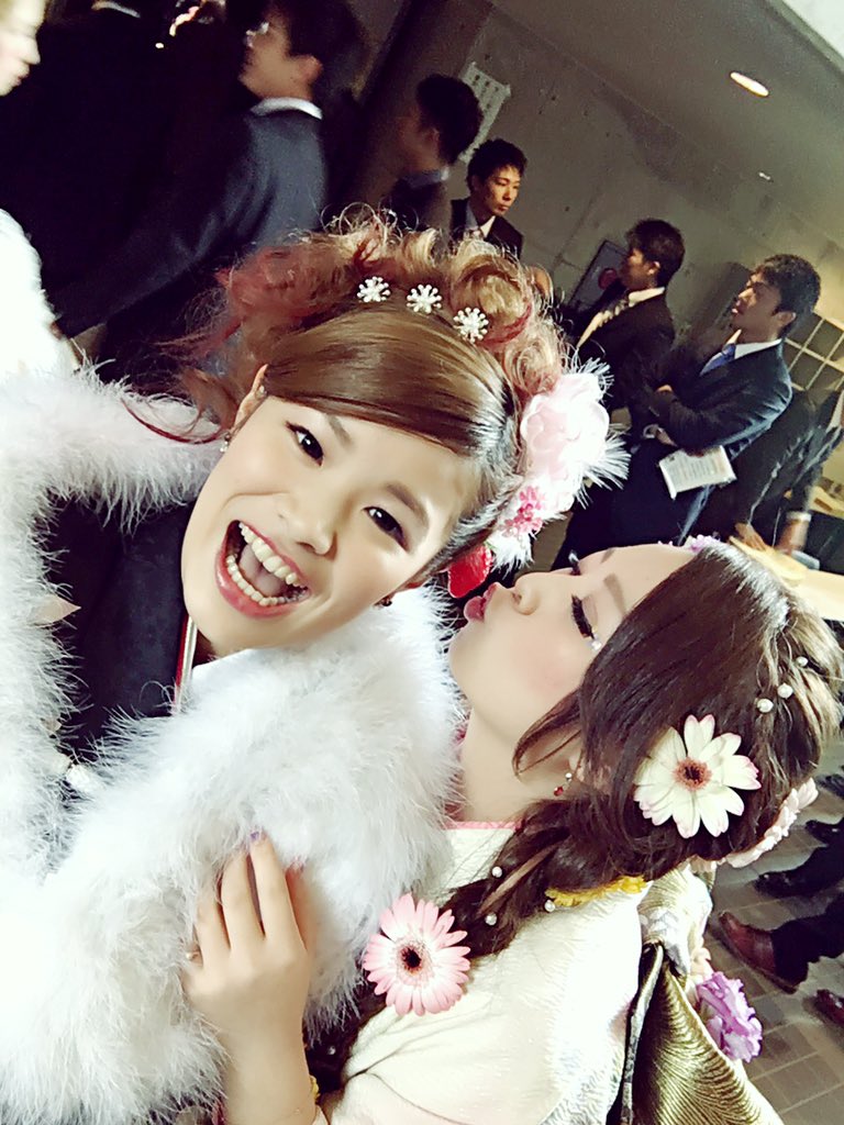 m7929m's tweet photo. 成人式♡

これからわ〜〜
口閉じてわきしてめて。。。
そんな女性なれますよぅに。。。🍓🍓 https://t.co/KzkNmCBVEY