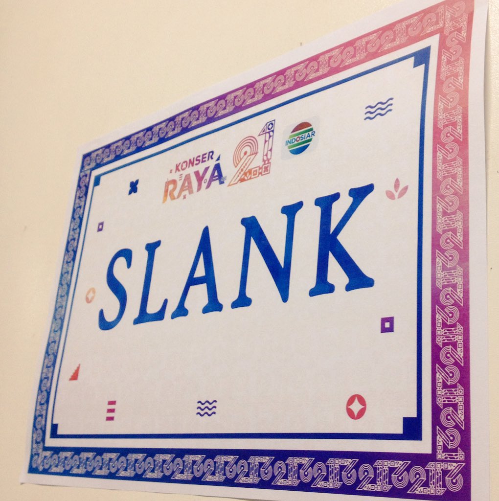 Yaaa kira2 setengah jam lagi deh kita live di ultah Indosiar! Jgn sampai terlewat guys, standby depan tv deh!!