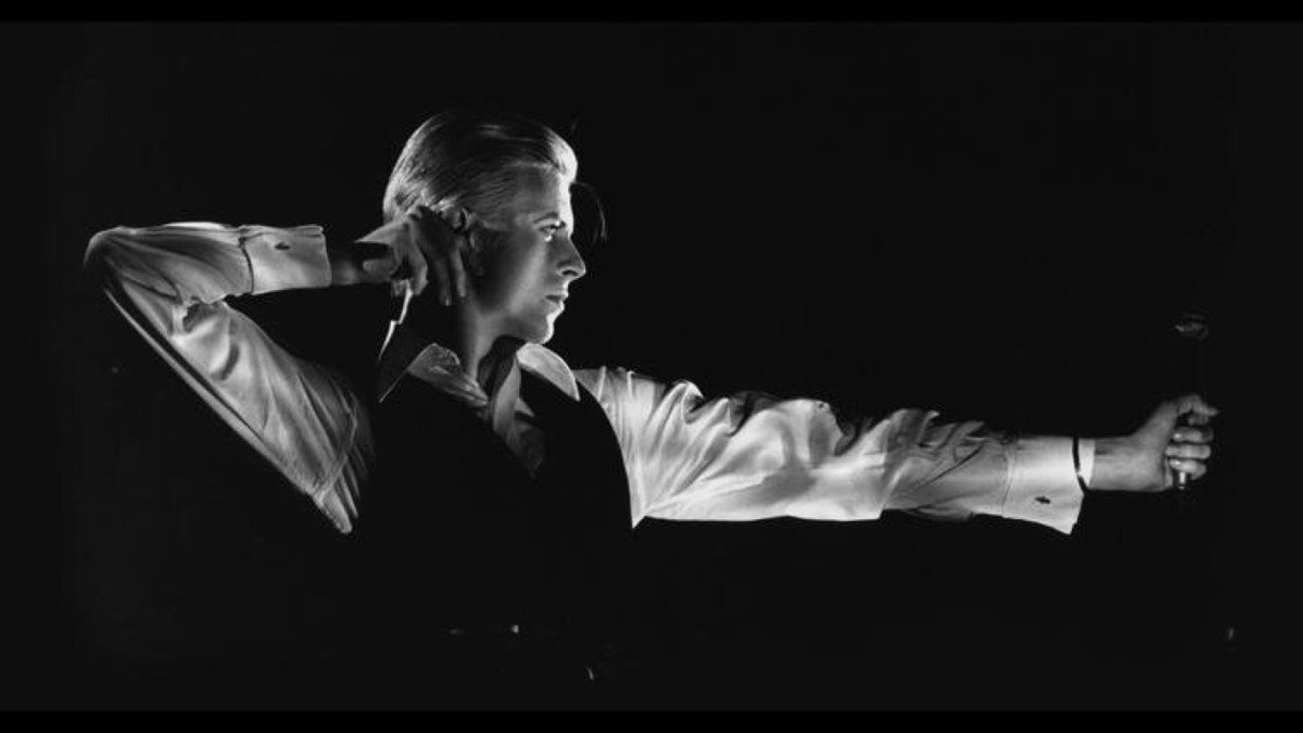 gabbysans's tweet photo. David Bowie. Wow, gutted. G'bye Starman. https://t.co/JZTGuPa2yQ