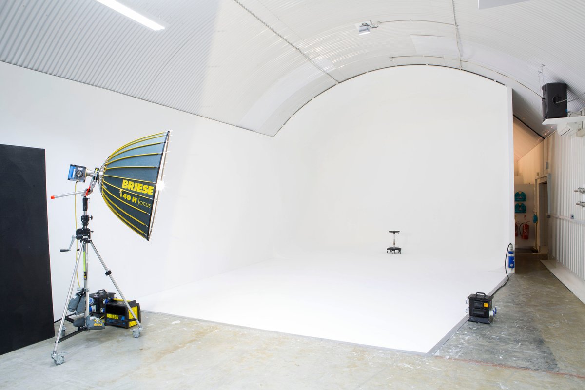 photo_studiohre's tweet image. No W/e surcharges•Studio assistant inc•Drive-in +loads more reasons why @direct_photo is our #StudiooftheWeek!