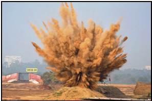SpokespersonMoD's tweet photo. Combat engineering demo by CME, Pune to show might of Corps of Engineers for officers of DSSC &amp; (TSOC), DIAT. https://t.co/f4oj7x0cFu