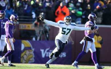 StarTribune's tweet image. Still wide left. Cold and frustrated #Vikings fans have had lots to say.  Full coverage: strib.mn/1UIOaou