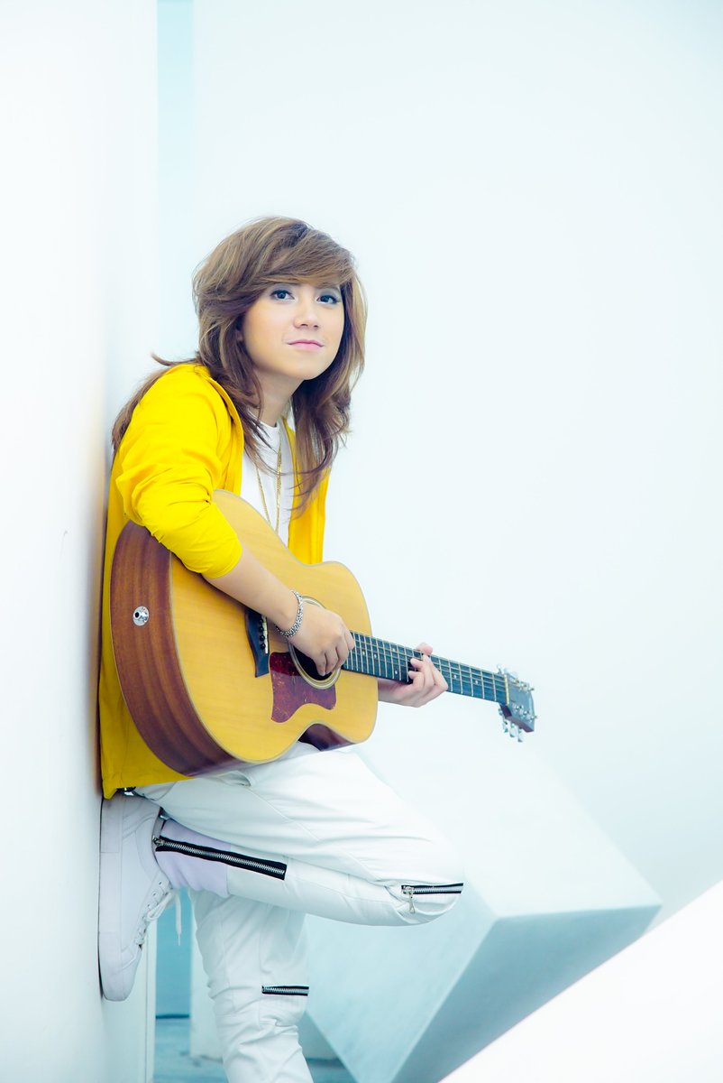 Di Album #PatienceRhythm <a href="/deraa93/">dherasiagian</a> Single #SendiriLagi jadi lagu andalan.  #NewStar <a href="/SMN_Channel/">Star Media Nusantara</a>