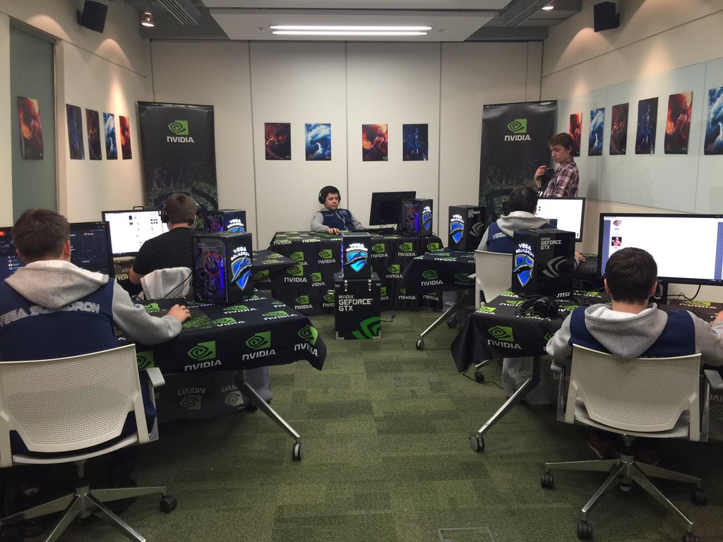 CYb9XfhUoAAo1cb.jpg:large