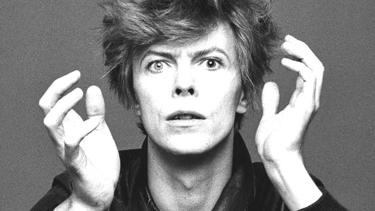 LouderPosts's tweet photo. David Bowie has died at the age of 69 after an 18-month cancer battle. https://t.co/5MBfBppRUZ @DavidBowieReal https://t.co/YokmGvU9r6