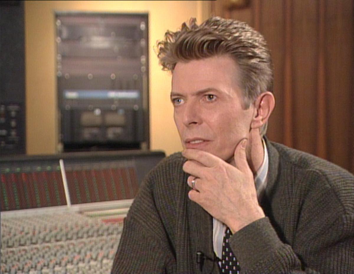 En musikalsk legende er død. David Bowie om sin karriere i 1993 tv.nrk.no/serie/i-egne-o… <a href="/DavidBowieReal/">David Bowie Official</a> #Bowie