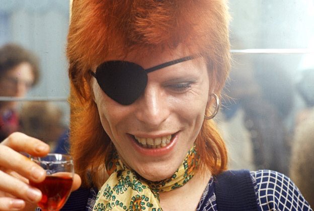 MaxBretosSports's tweet image. "oh my heart's in the basement, my weekend's at an all time low."  David Bowie RIP