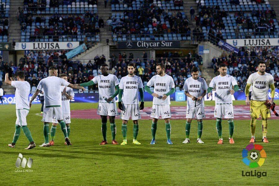 MasPesao's tweet photo. VIVA EL @RealBetis APOYANDO #FreeMaloma. Y VIVA @AlejandroSanz 
https://t.co/StQaYRUYQN https://t.co/XlfehTrvoy