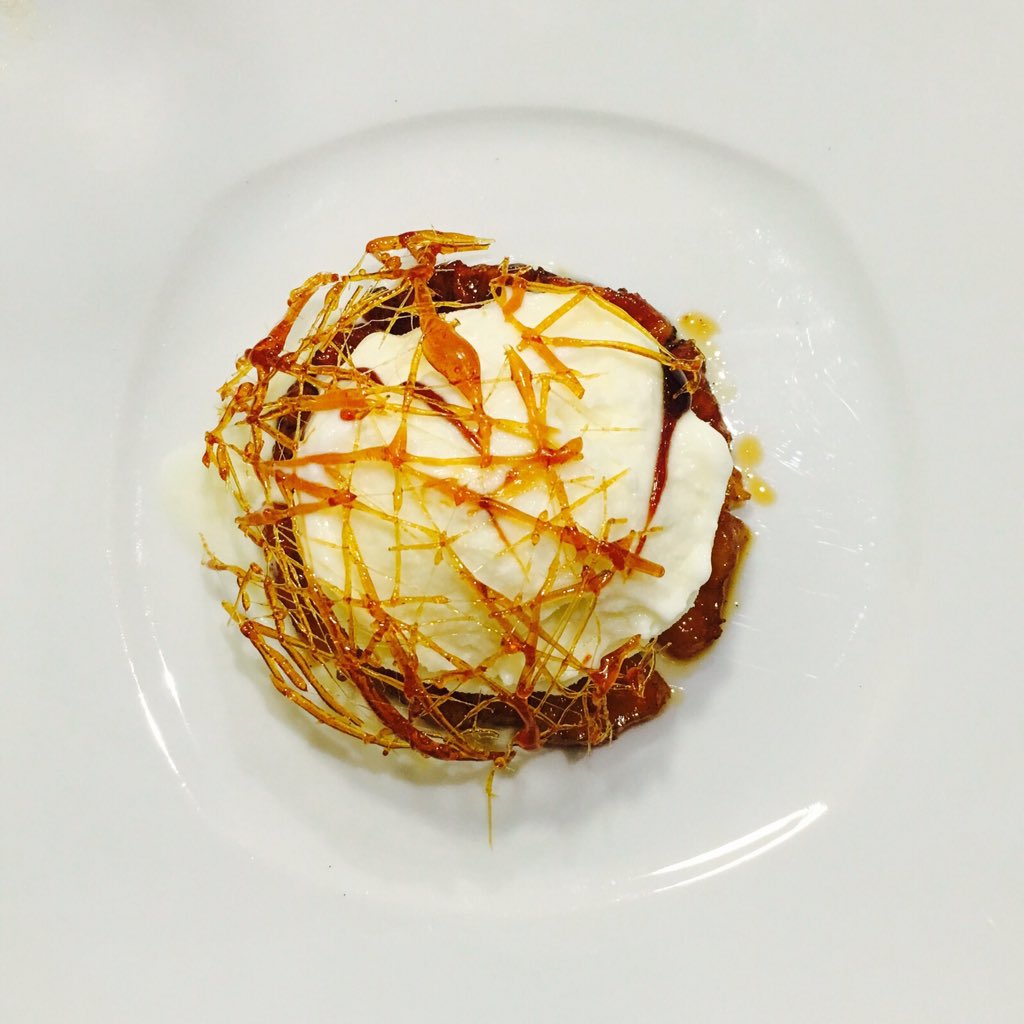 sonsiriw's tweet photo. First attempt at spun sugar #sugerrush #pineapple #dessert https://t.co/fwk6hntxHK
