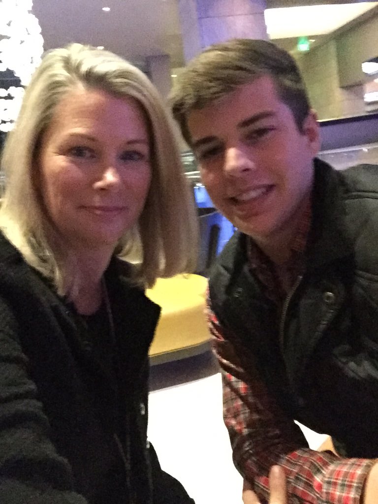 #RollTide! I’m taking Alabama in the National Championship. #CFPVote <a href="/SportsCenter/">SportsCenter</a> bit.ly/1Syljo7