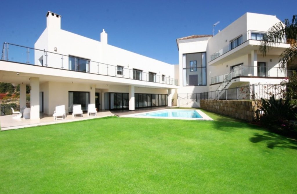 ApexSpainRealty's tweet photo. Stunning 6 bedroom Villa in Benahavis https://t.co/0tFKqGlBtT contact us for details and viewings #SpainRealty https://t.co/7ENefbgwiu