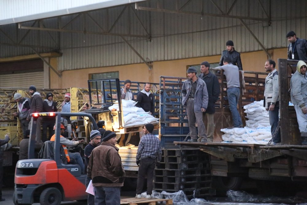 EliotHiggins's tweet photo. WFP preparing convoys for #Madaya, #Foah and #Kufraya https://t.co/MEAFAL5Wbb #zerohunger via @wfp https://t.co/IsudrvA4iv