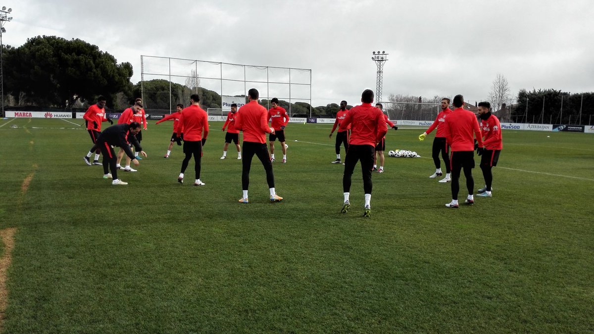 Atleti's tweet photo. Entrenamiento en la Ciudad Deportiva. El equipo comienza a preparar el #AtletiRayo de #CopaDelRey #AúpaAtleti https://t.co/tvz1VOMPsT