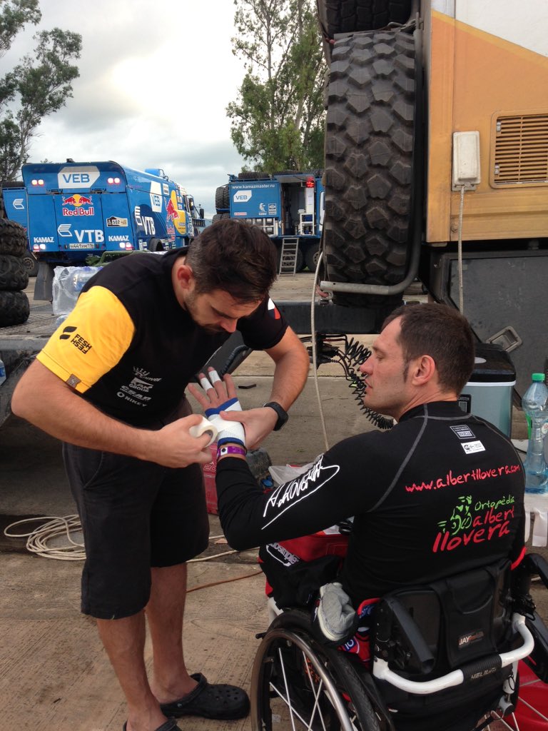 albertllovera's tweet photo. Reforzandome la mano que empieza a estar dañada y gassss que hoy es dia largo y duro.😜🐗💨 https://t.co/Q7vXcVXBJS