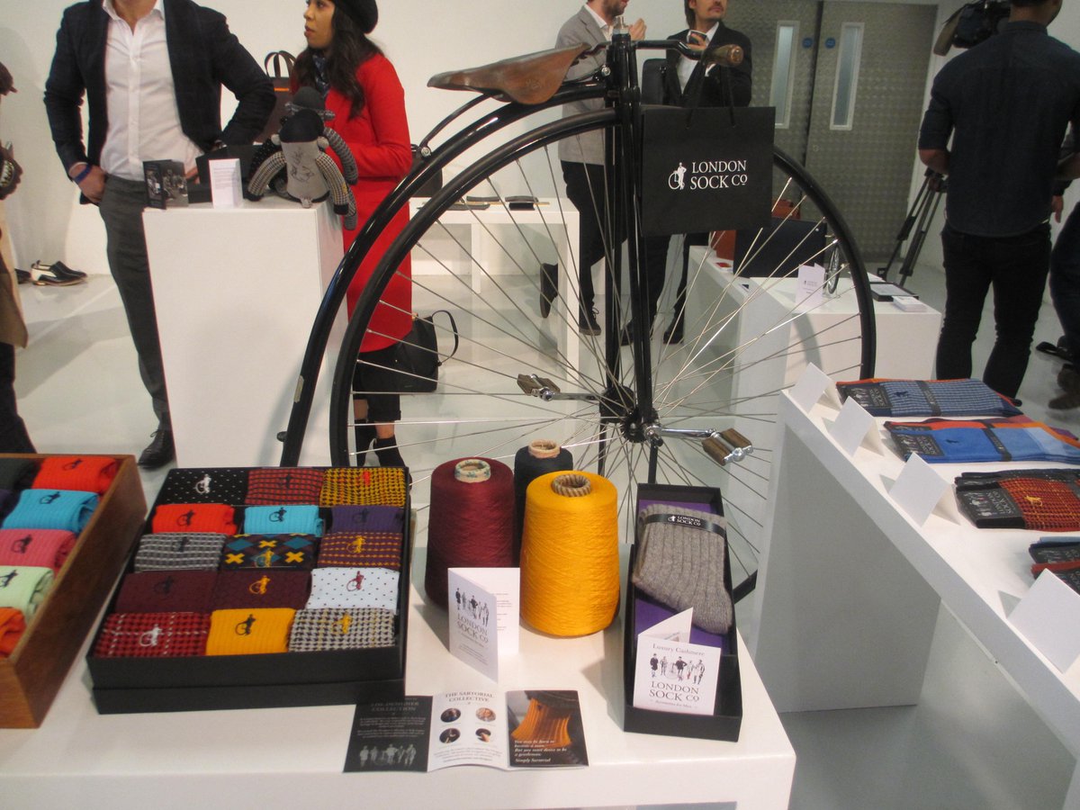 LonCabaretClub's tweet photo. Day 4 of #LCM at Victoria House! Take a peek into the Accessories showroom! @BFC @BloomBallroom #LCMAW16 https://t.co/elqVa9FdyB