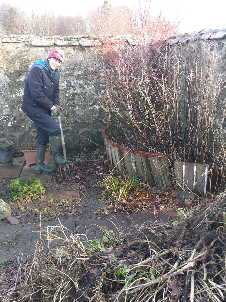 FarmersOfTheUK's tweet photo. Kate manages to get a bit of gardening done in between everything else https://t.co/UZuwC339XF