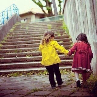 بعض الأصدقاء يُشبِّهون النهر في كل شيء ، طهراً وعذوبة وآرتواء
.
...
مساء العافيه