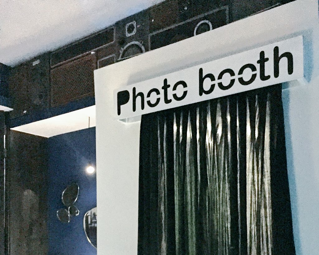 LUXSouthAri's tweet image. Spotted the new #photobooth on the island yet? We dare you not #Maldives #YouLikeThat
