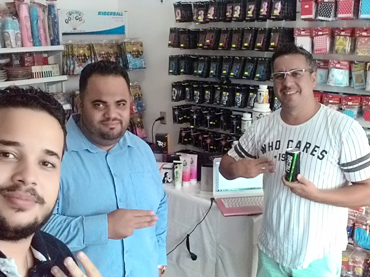 Oficiali9Life's tweet photo. Grande líderes João Gabriel, Rodrigo Eduardo fazendo apresentação da #i9life muda já sua vida financeira com #i9life https://t.co/jWZA68BaTV