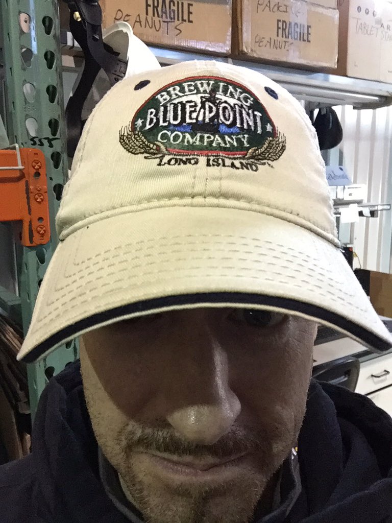 ob1moroney's tweet photo. @BluePointBrewer talk about karma. The one day you catch me NOT wearing my @NYIslanders hat. #Isles #BluePointBrewer https://t.co/lCwMSmqq1E