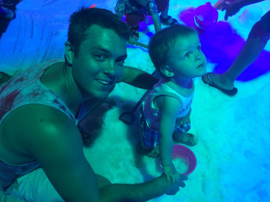 JessDornbrack's tweet photo. These two guys πΆπ»πβ€οΈ #hubby #son #twoguyshangingout https://t.co/V6PHKqRfjU