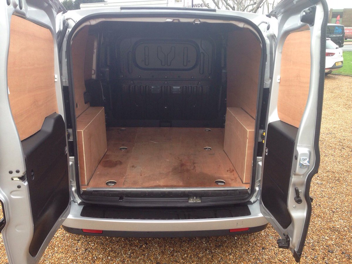Bognormotors's tweet photo. 2014(64) VAUXHALL COMBO 1.3TD Sportive 2000 Panel Van 12,000miles

Only £8495+vat https://t.co/KVVnMgA9Cf