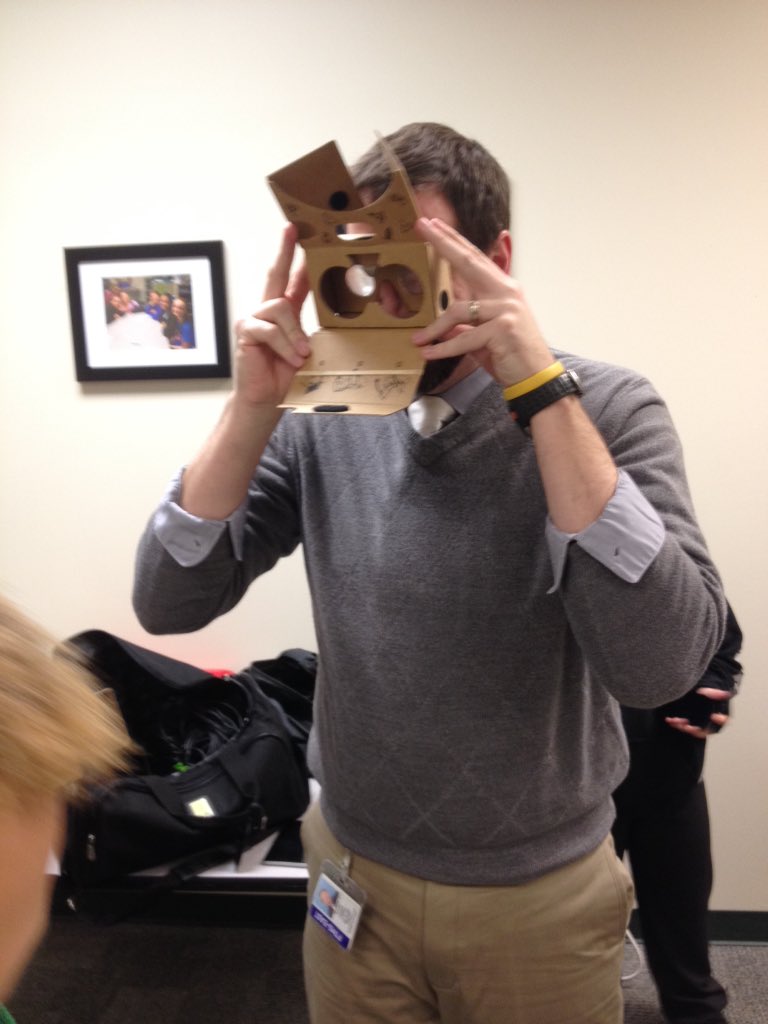 EiS_SMiTH's tweet photo. @MRHoard Google expedition here at East! #eastflashes #comegetwarm https://t.co/Yqe7tmWlXO