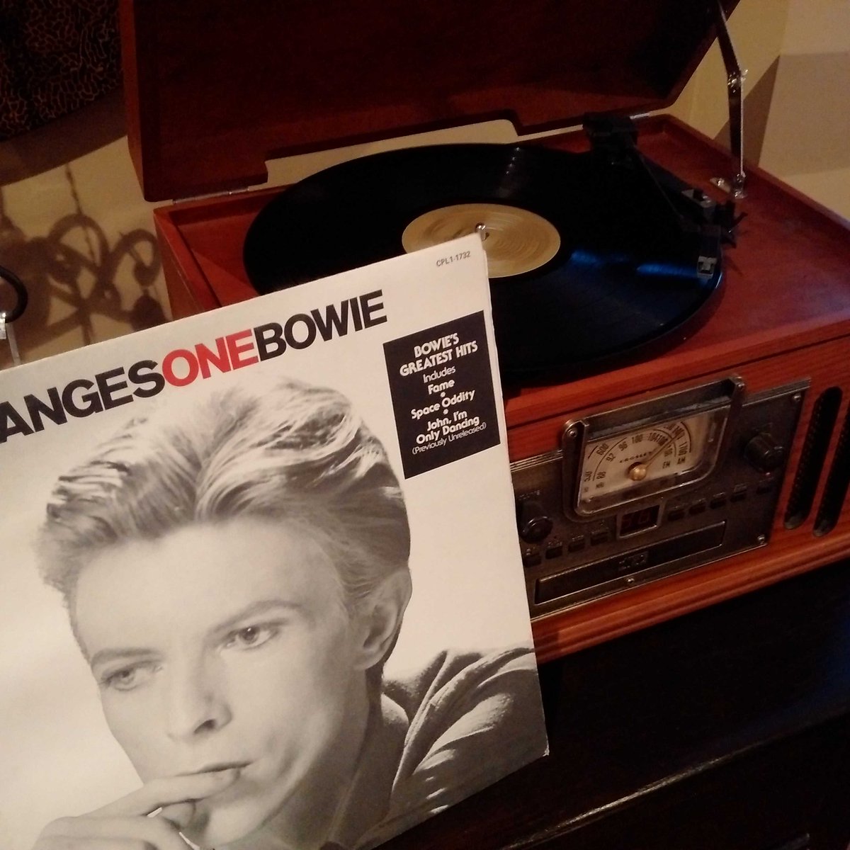 DaveJaworsky's tweet image. Surprisingly it only took a few minutes to find and set up #ChangesOne #RIPDavidBowie