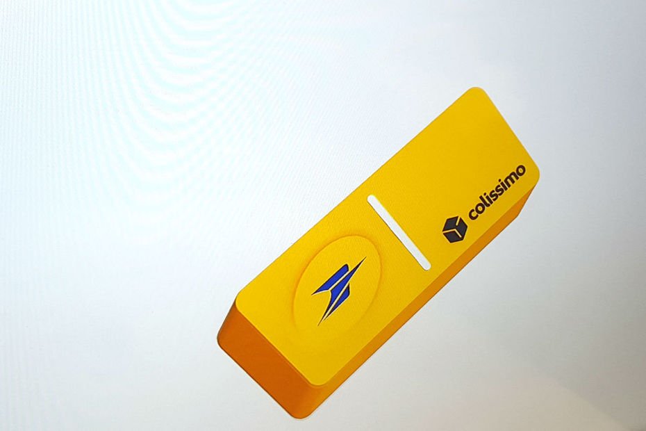 CheckYourData's tweet photo. CES 2016 : #LaPoste lance #Domino, un bouton connecté qui révolutionne l'envoi des colis  https://t.co/ZNppjZt0A7 https://t.co/LWx1F35ixg