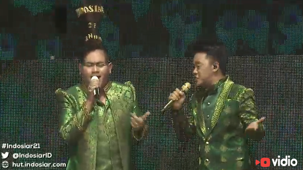 Indosiar's tweet photo. Sabda Cinta duet @kingnassar88 bareng @DA2_Danang keren nggak dangduters? #Indosiar21 https://t.co/dy6RbIOouj
