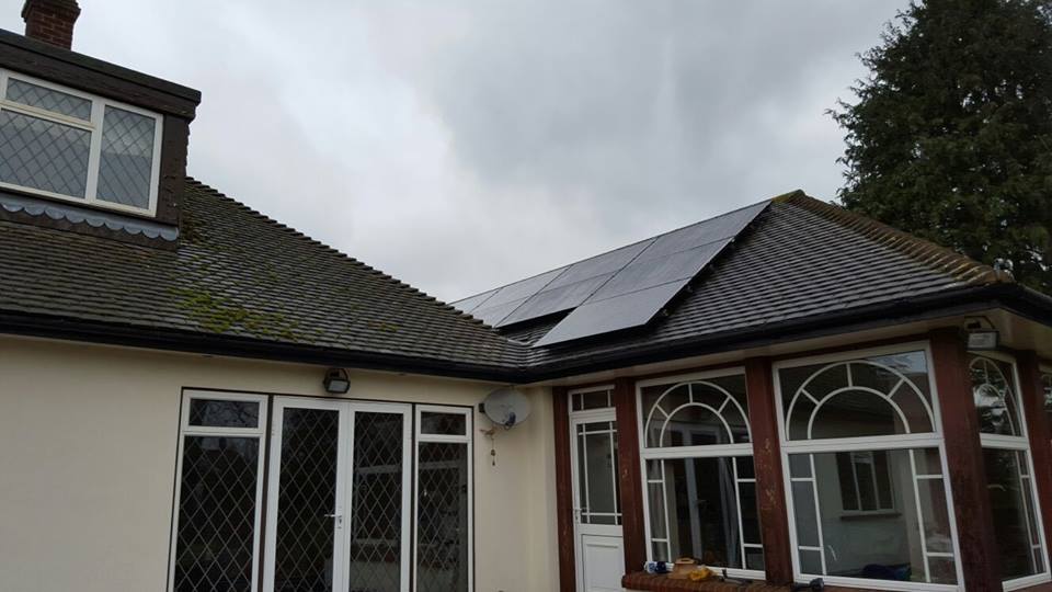 EcoWattSolar's tweet photo. 4kwp system installed in dartford last week. 16x solarworld 250w panels. https://t.co/KiYRHlhRGn