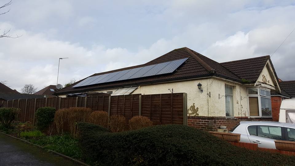 EcoWattSolar's tweet photo. 2.7kwp system installed in southampton on saturday. 9x LG 300w panels https://t.co/REqR17K4UC