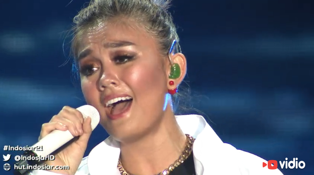 Indosiar's tweet photo. Dengarlah Matahariku, suara tangisanku~ mellow dulu bareng @agnezmo #Indosiar21 https://t.co/ZmKQ1y1DiC