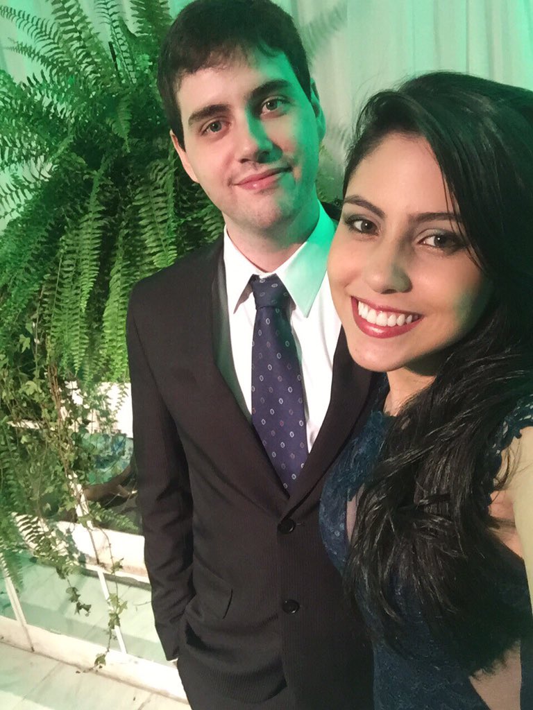 V_Monteiro's tweet photo. 🎁🎉👏🏻💑🍾#casamentorobertaepaulo https://t.co/0AmLItzgcQ