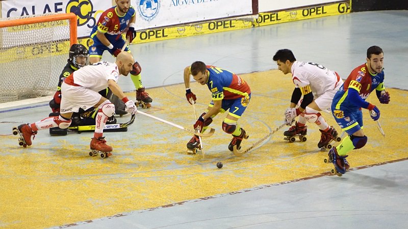 #oklliga | L’<a href="/IgualadaHC/">Igualada Hoquei Club</a> Calaf Grup guanya ‘in extremis’ el <a href="/ReusDeportiu/">Reus Deportiu</a> (3-2) | okpatins.com/j13_igureu/ |