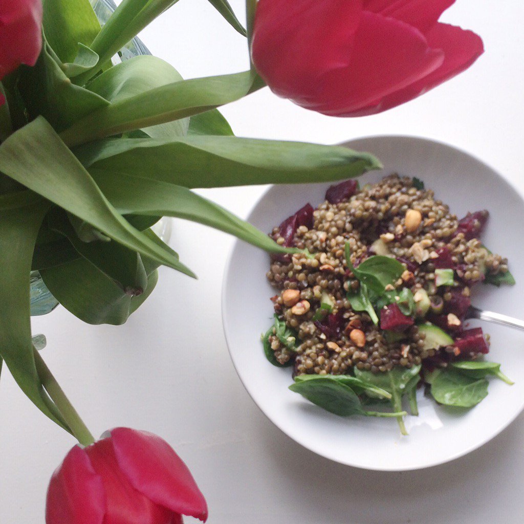 TheHonestProj's tweet photo. Just scoffed this lentil & beetroot salad for my lunch #healthylunches #thehonestproject
https://t.co/KSntpD9Ndz https://t.co/XUSXuAlitn