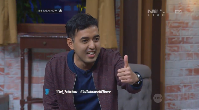 kemalpalevi's tweet photo. :D RT @netmediatama: Sudah hadir juga, @kemalpalevi nih yang ngenalin RT baru. #IniTalkshowNETbaru https://t.co/I8eOVvSvnQ