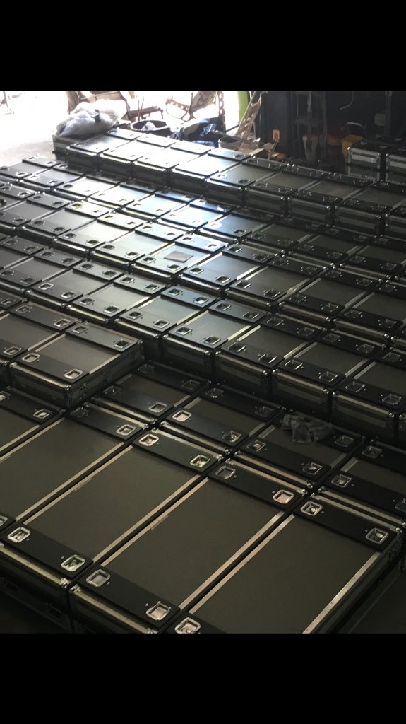 JBGroupPR's tweet image. Llegaron los reyes a #JBGroup Nuevo equipo de luces para tu evento o actividad privada. #production #lightsystem