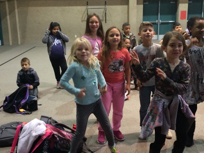 BagdadElem's tweet photo. How do you start your Monday morning? #MondayMorningDancing #wholechild #bagdadrocks https://t.co/rBbdQBMgat
