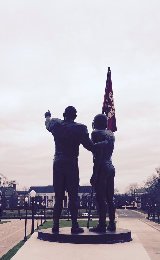 UACoachMurphy's tweet image. Seize the day, boys! #bamafootball #rolltide