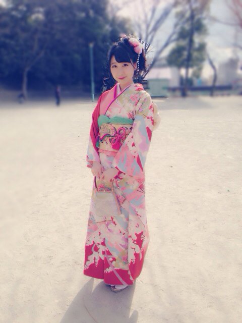asucandy30's tweet photo. 今日は成人式😇💓

おばあちゃんの作った振袖！
ヘアメイクは じぶん✌︎
朝4:30から着付けは眠かったけど…😴いい思い出です🙆

何よりも懐かしい友達と話せて楽しかった〜^o^
写真撮ってくれた皆に感謝☺️
はたち〜 頑張ります😇 https://t.co/Q12c97enGG