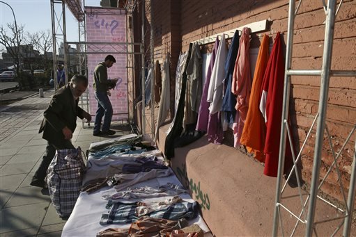thephillyvoice's tweet photo. #Iran's needy get winter clothes from 'Walls of #Kindness' https://t.co/sSqQZY0qFL https://t.co/b2QEdmyILz
