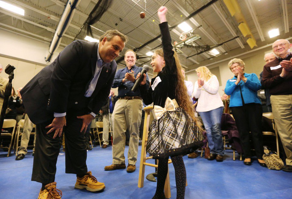 RealRuggedShark's tweet photo. Presidential candidate was wearing @Bill_Dance1 #RuggedShark shoe!!! @ChrisChristie https://t.co/02lETbOStA https://t.co/sSw8gaaIQv